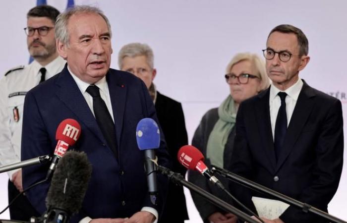 François Bayrou deve affrontare la sfida di formare un governo con una base più ampia