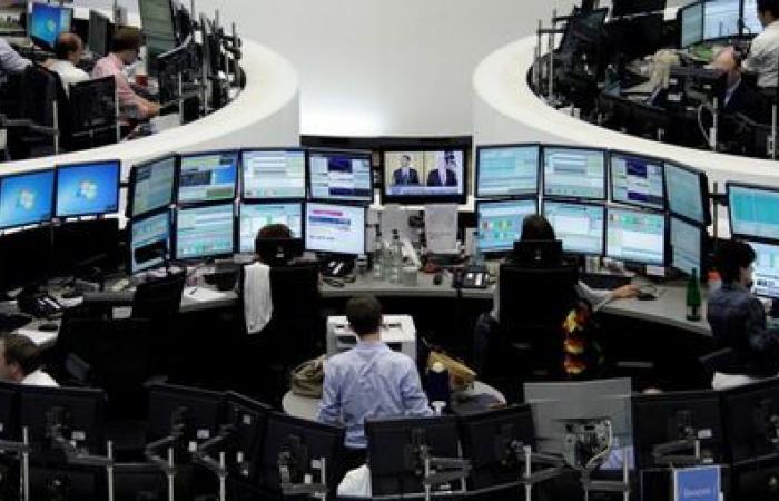 Borsa di Zurigo: lo SMI pazienta davanti agli annunci della Fed