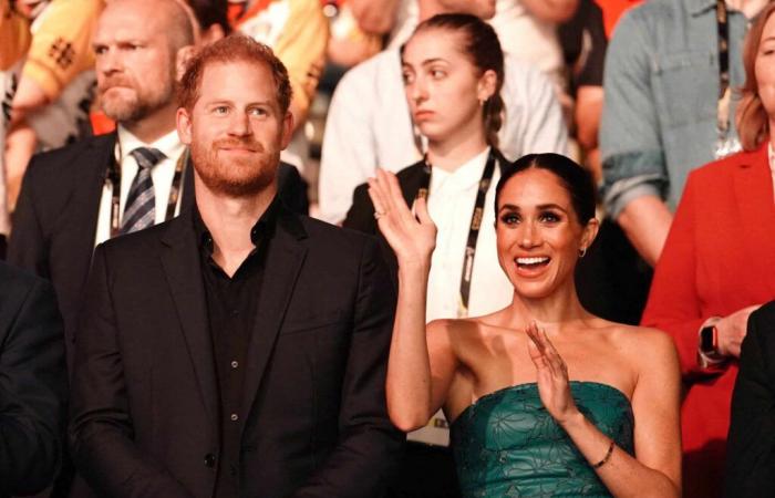 Harry e Meghan Markle rivelano finalmente una foto mai vista prima dei loro due figli