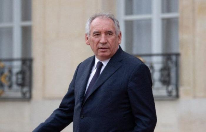 Un volo criticato, un arrivo criticato: François Bayrou ha criticato a Pau: Attualità