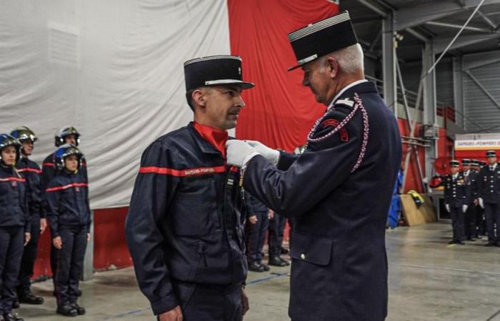 Il tenente Cédric Bourgoin dirige il centro di soccorso della Côte Bleue Est, situato a Ensuès-la-Redonne