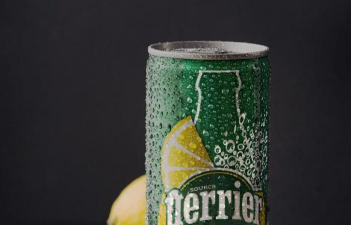 Sotto la minaccia di una cessazione della produzione, le bottiglie Perrier rimarranno in vendita?