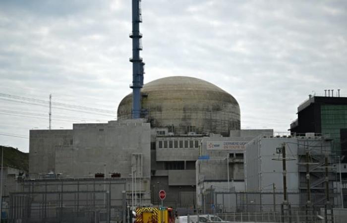 il reattore nucleare di Flamanville, il più potente di Francia, collegato alla rete elettrica