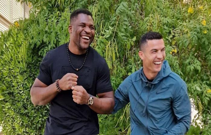 Il bellissimo gesto di Cristiano Ronaldo nei confronti di Francis Ngannou (video)