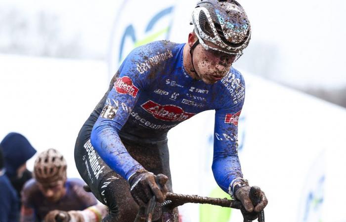 I corridori di ciclocross Schreiber e Vandeputte sorprendono a Hulst, conducendo dall'inizio alla fine