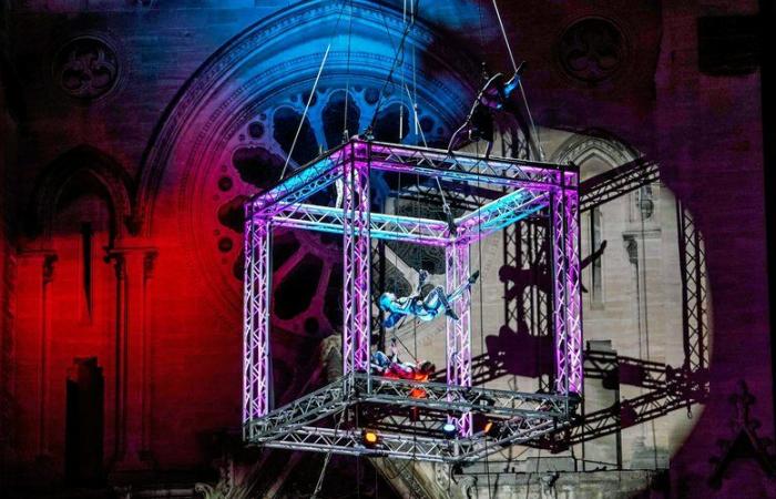 Quando la chiesa di Saint-Baudile diventa un palcoscenico celeste: “Cubo, il richiamo del mare” stupisce Nîmes