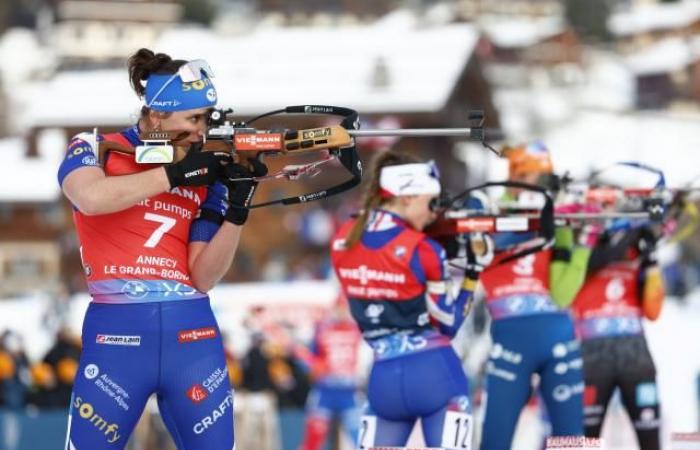 Julia Simon seconda nell'inseguimento del Grand-Bornand dietro a Franziska Preuss, Jeanne Richard 4a