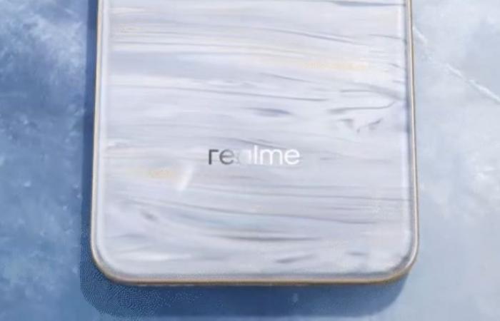 Il lancio della serie Realme 14 Pro, caratterizzata da un design unico sensibile al freddo (Unique Pearl Design), è previsto per l'inizio del 2025