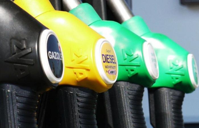 Perché i prezzi del carburante in Marocco scendono meno rapidamente che altrove?