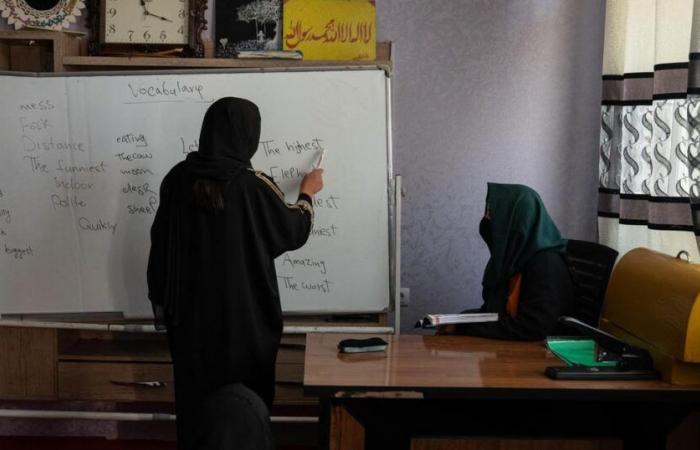 In Afghanistan, le donne schiacciate dalla legge sempre più implacabile dei Talebani