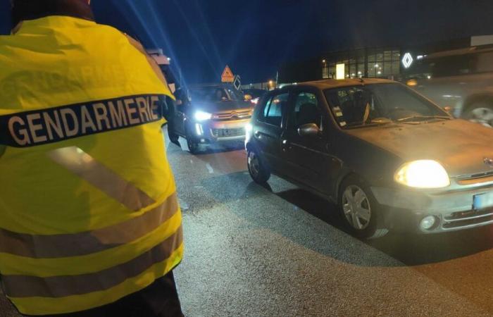 Beauvais. Polizia e gendarmi controllano le partenze per le vacanze