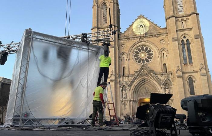 NÎMES Con il cubo, il richiamo del mare per le vacanze