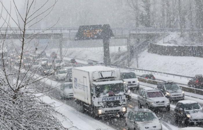 Bollettino meteorologico. Neve a 400 m, vento forte, rischio valanghe… Cosa attende la Savoia questa domenica