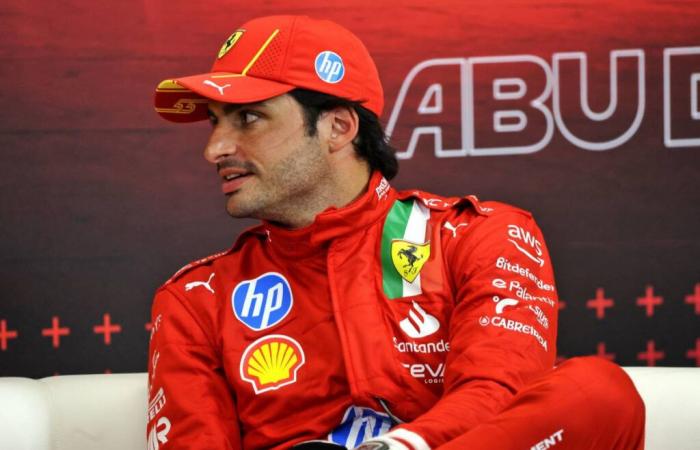 Carlos Sainz lascia la Ferrari con un regalo indimenticabile