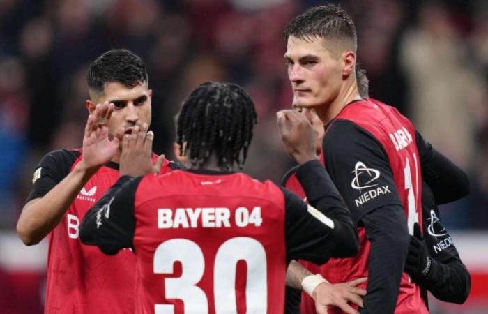 Bundesliga: il Leverkusen sotterra il Friburgo con cinque gol, poker di Schick