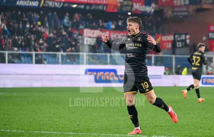 Genoa double face, brutto 1° tempo, nella ripresa lo ferma solo Meret: il Napoli vince 2-1