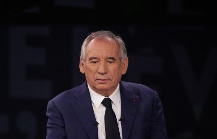 Il governo di François Bayrou non sarà annunciato domenica