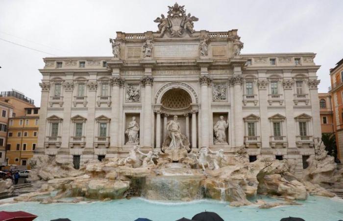 Roma: Fontana di Trevi riapre dopo la pulizia