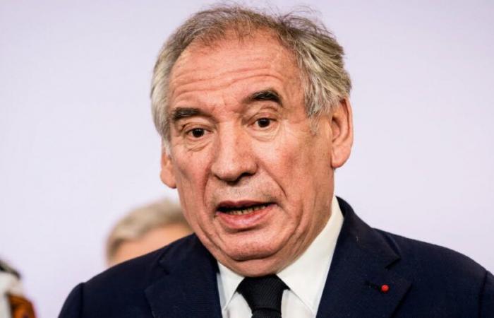 Politica dal vivo. Rinviato l'annuncio del governo, Bayrou storicamente impopolare: l'essenziale di questa domenica