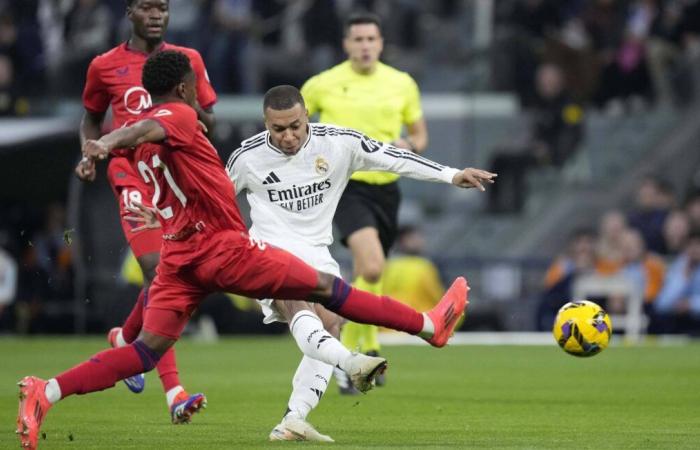 Mbappé segna un golazo e conferma il suo ritorno in forma contro il Sevilla FC