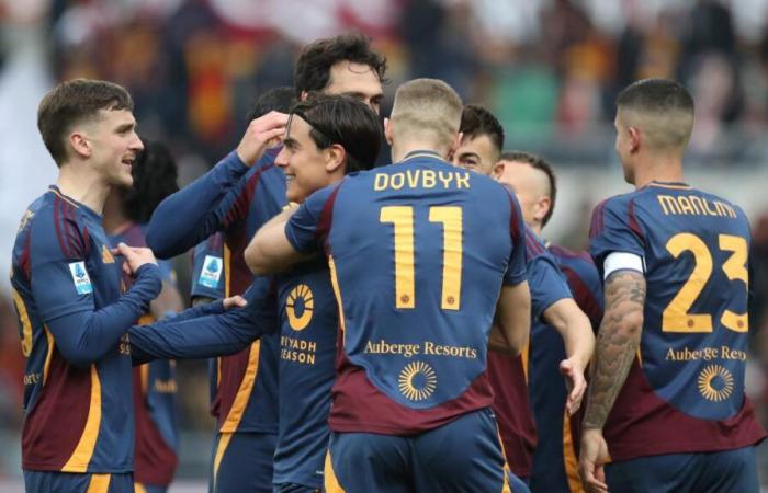 Roma-Parma 5-0: gol di Dybala (2), Saelemakers, Paredes, Dovbyk