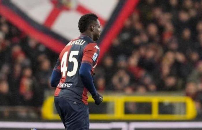 Genoa, l’ottimo ingresso di Mario Balotelli col Napoli in attacco. Così convince Vieira