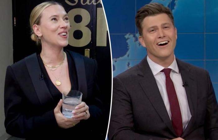 Colin Jost arrostisce la moglie Scarlett Johansson durante la scenetta “SNL” mentre lei guardava il backstage