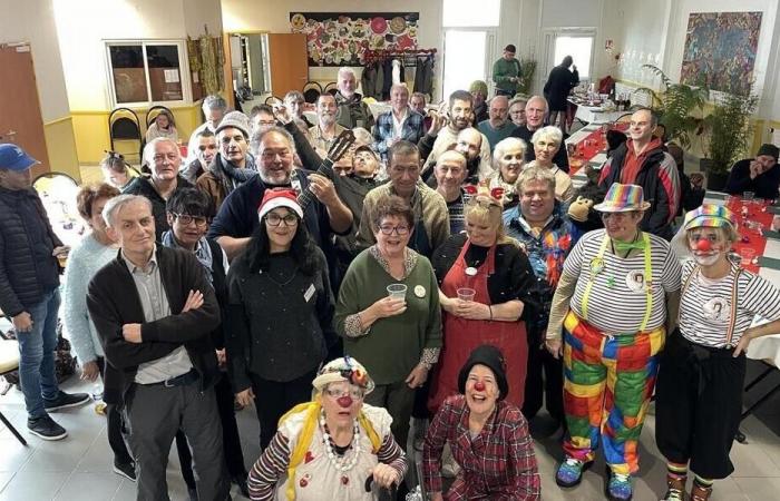 A Vannes, il pranzo di Natale offerto alla gente per strada. Sport