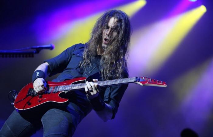 “Creare una canzone pop di qualità è molto più difficile che comporre un pezzo di 10 minuti”, afferma Kiko Loureiro (ex Megadeth)