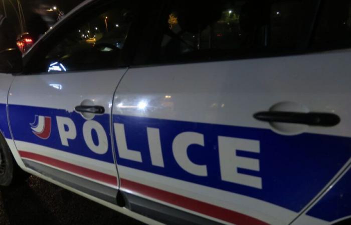 Finti agenti di polizia rapiscono e derubano un uomo nella sua casa, nel cuore della notte, a Saint-Denis