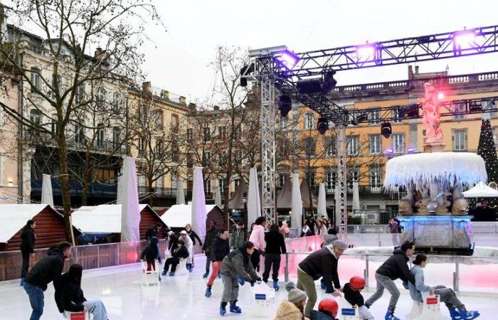 Carcassonne. Sotto la pioggia, la magia del Natale cerca di scandire il suo fine settimana