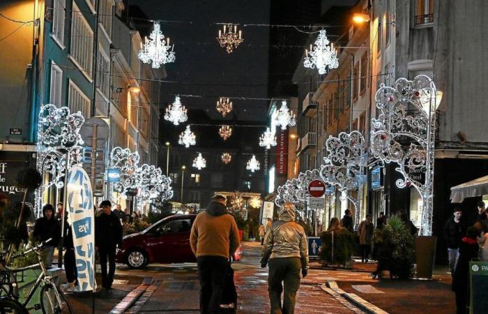 Abitanti di Lorient divisi sull'illuminazione e l'intrattenimento natalizio