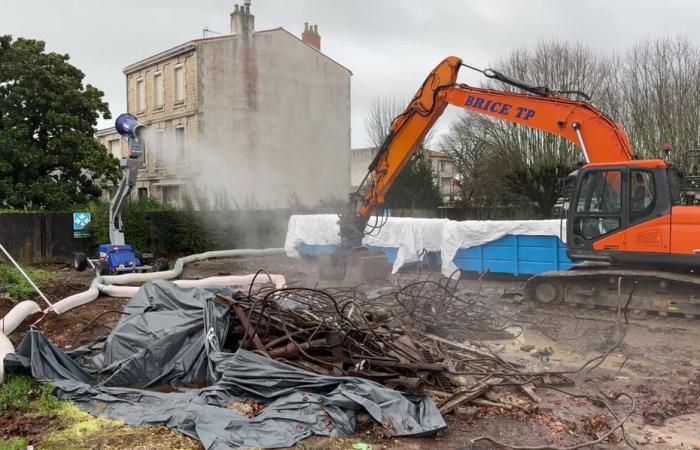 Nonostante i fumi tossici abbiano colpito i residenti e gli studenti di una scuola di La Rochelle, il progetto di decontaminazione è ripreso