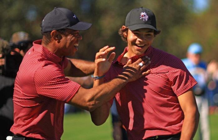 Golf il figlio di Tiger Woods fa hole in one: l’abbraccio del padre