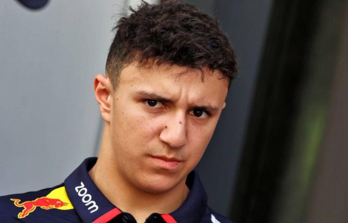 Isack Hadjar colpisce duramente con la scelta del numero iconico per il debutto in F1