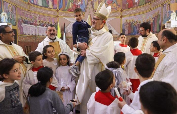 Il cardinale Pizzaballa ai cristiani di Gaza: voi siete la luce della Chiesa