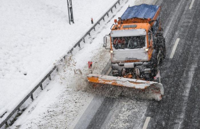 La neve disturba il traffico stradale sulle Alpi