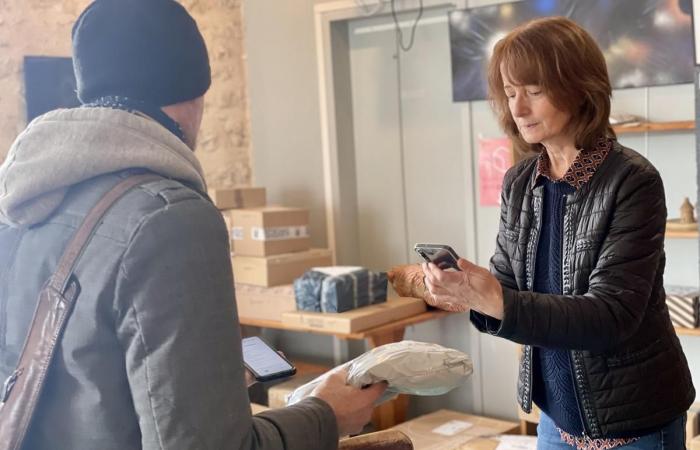 come i commercianti di Périgueux gestiscono l'afflusso di pacchi prima delle vacanze