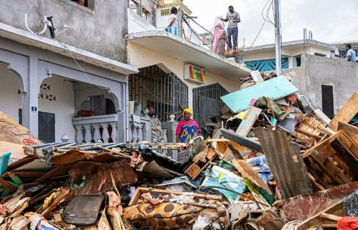 “La cosa peggiore è l'odore dei cadaveri”, dice una donna bretone a Mayotte