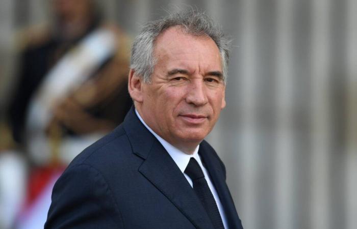 Seguite in diretta l'annuncio della composizione del governo di François Bayrou