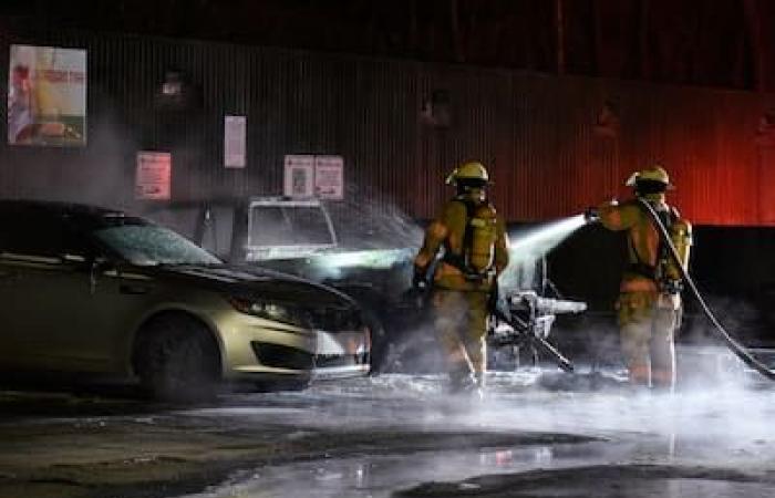 La polizia di Montreal indaga sull'incendio di due veicoli