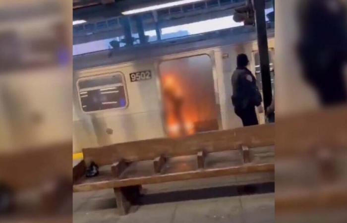 Spavento nella metropolitana di New York: un uomo dà fuoco a una donna che dormiva in un treno, lei non è sopravvissuta