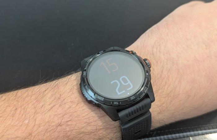 un orologio sportivo Wear OS con un'eccellente durata della batteria