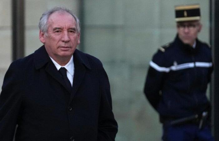 Francia, ecco il governo dei ‘riciclati’ di François Bayrou: dagli ex premier Valls e Borne fino a Darmanin