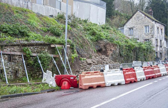 Pioggia, mezzi pesanti, nuova abitazione… Vicino a Rouen, una frana invade la strada dipartimentale