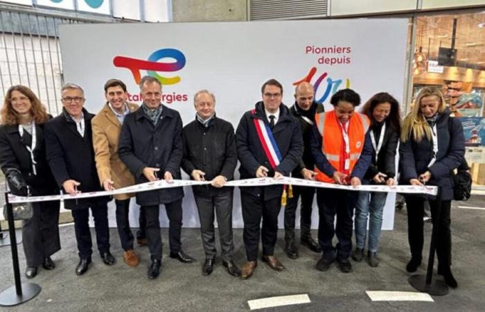 Total apre a Parigi la prima stazione di servizio 100% elettrica