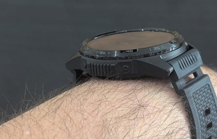 un orologio sportivo Wear OS con un'eccellente durata della batteria