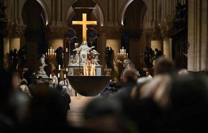 [PHOTOS] Le prime messe di Natale a Notre-Dame dopo l'incendio riempiono di “gioia” i fedeli