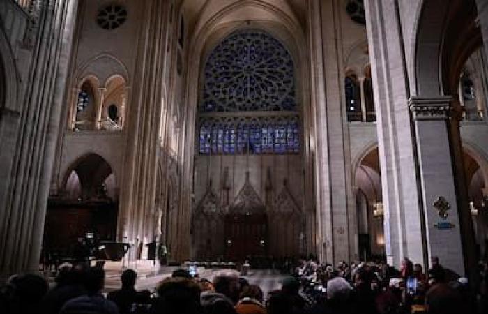 [PHOTOS] Le prime messe di Natale a Notre-Dame dopo l'incendio riempiono di “gioia” i fedeli