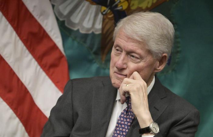 L'ex presidente Bill Clinton ricoverato in ospedale a Washington con febbre